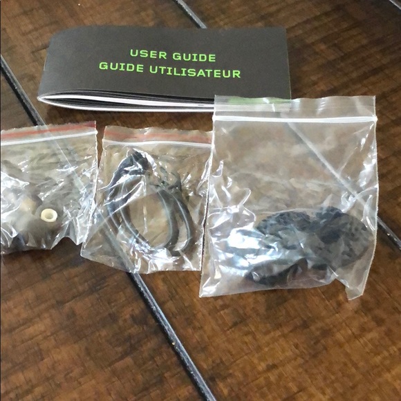 Wireless ear buds - Picture 3 of 4